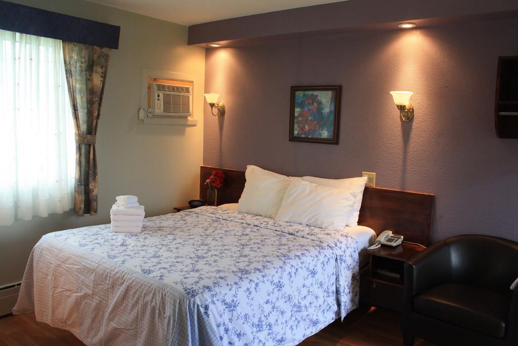Au Doc Motel Репантіньї Номер фото