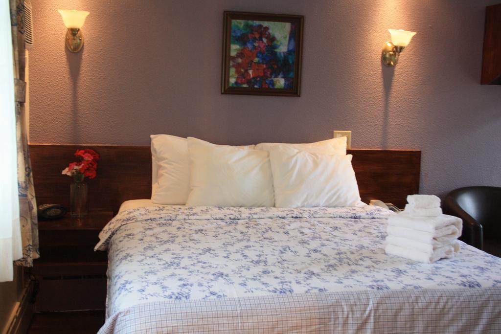 Au Doc Motel Репантіньї Номер фото